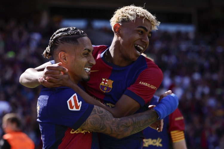 kaiyun-世体：拉菲尼亚&amp;费兰是亚马尔的顶级搭档 三叉戟展现良好化学反应