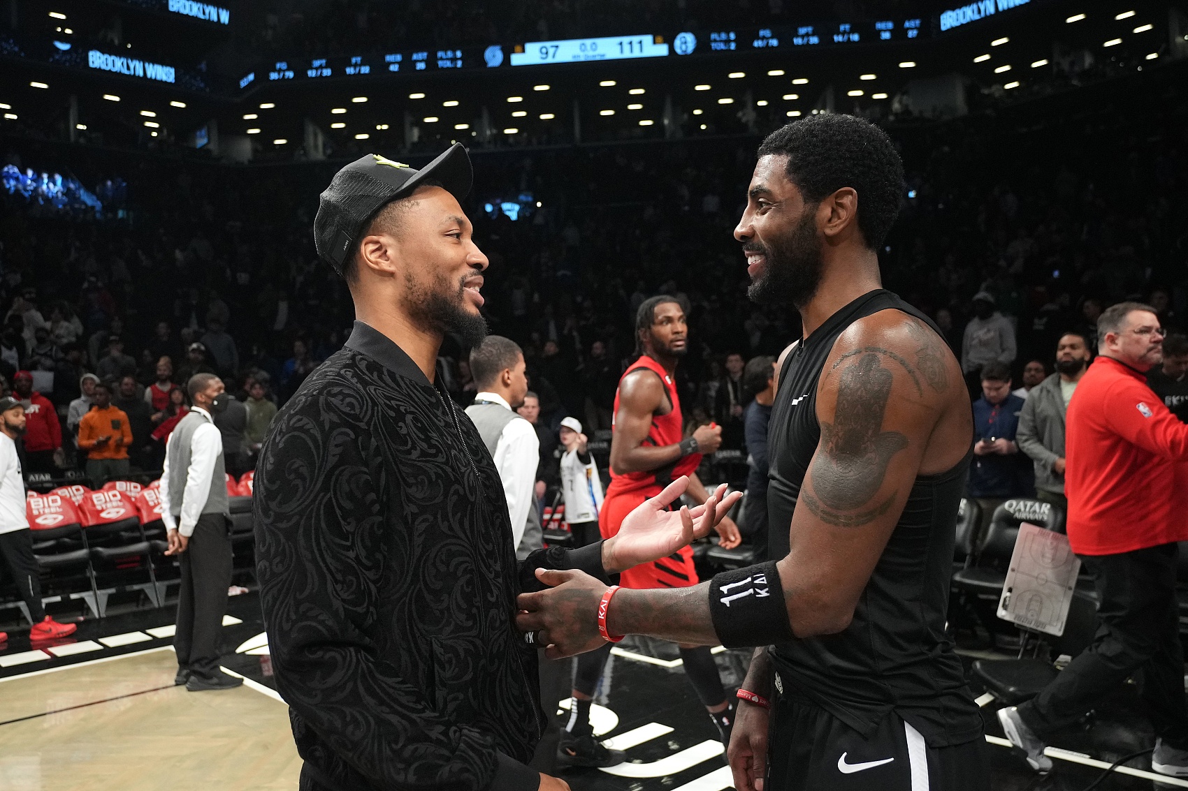 阿里纳斯称利拉德七次入选最佳阵容远超欧文，若处大市场差距将更显著