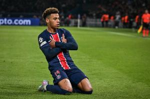 开云体育入口-费迪南德称赞杜埃：19岁年轻人踢得如此自信，谁知道他的极限在哪