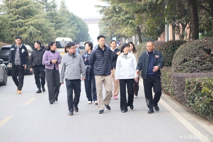 开云体育APP-中国篮球协会副主席杨阳一行莅临武汉女篮进行调研指导